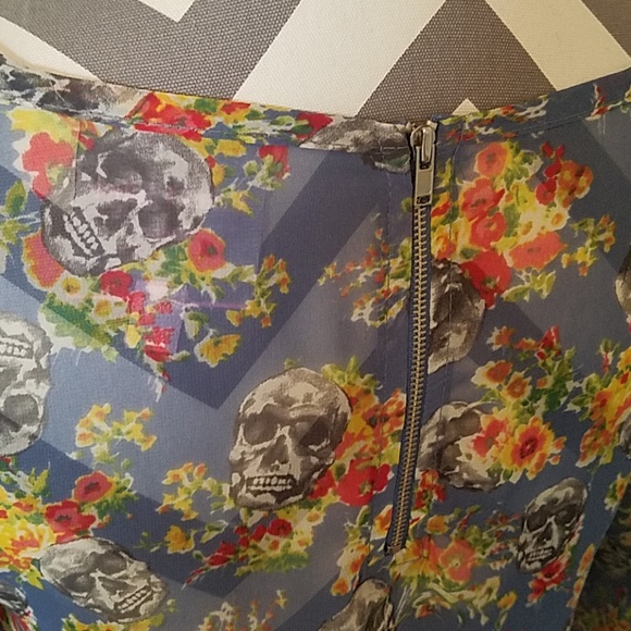 SKULLS TOP 🍃 - Picture 5 of 6